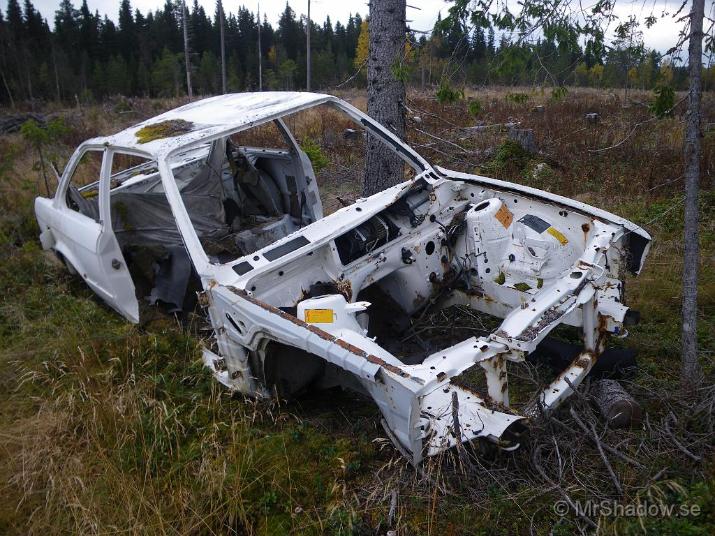 IMGP4618.JPG - I stället för gissade Audi eller Peugeot,  är i det en BMW 320 som är i det närmaste plåtren.