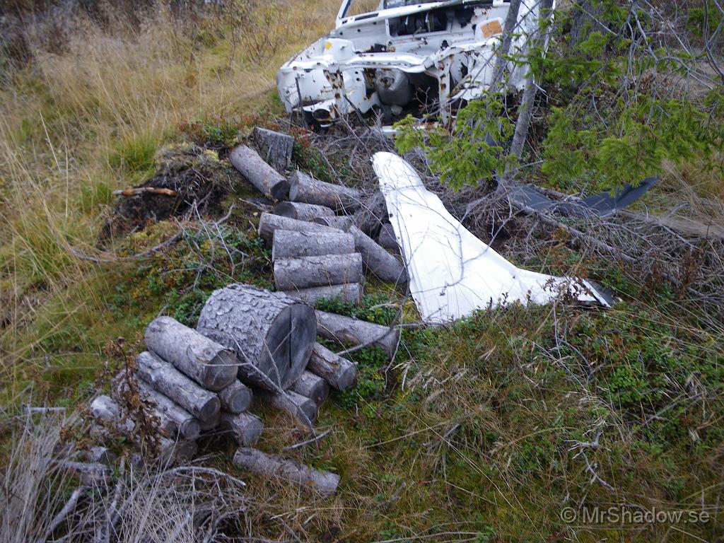 IMGP4621.JPG - Kanske någon vedhuggare som kört fast.. Lämnat bilen och så fått den länsad ??