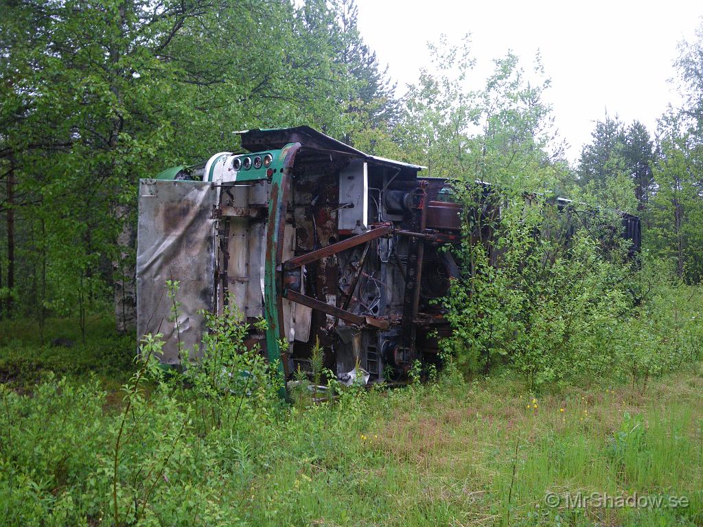 IMGP1058.JPG - Denna busskaross har också varit ett övningsobjekt. Kanske för att öva om en buss vickat full med passagerare