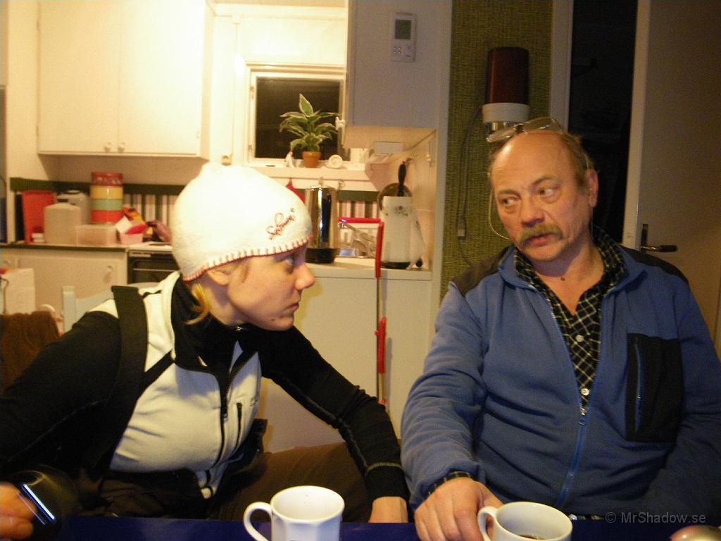 IMGP0259.JPG - Lite surr över en kopp kaffe. E & M tittar in när de är på väg från Åre och in mot Östersund.