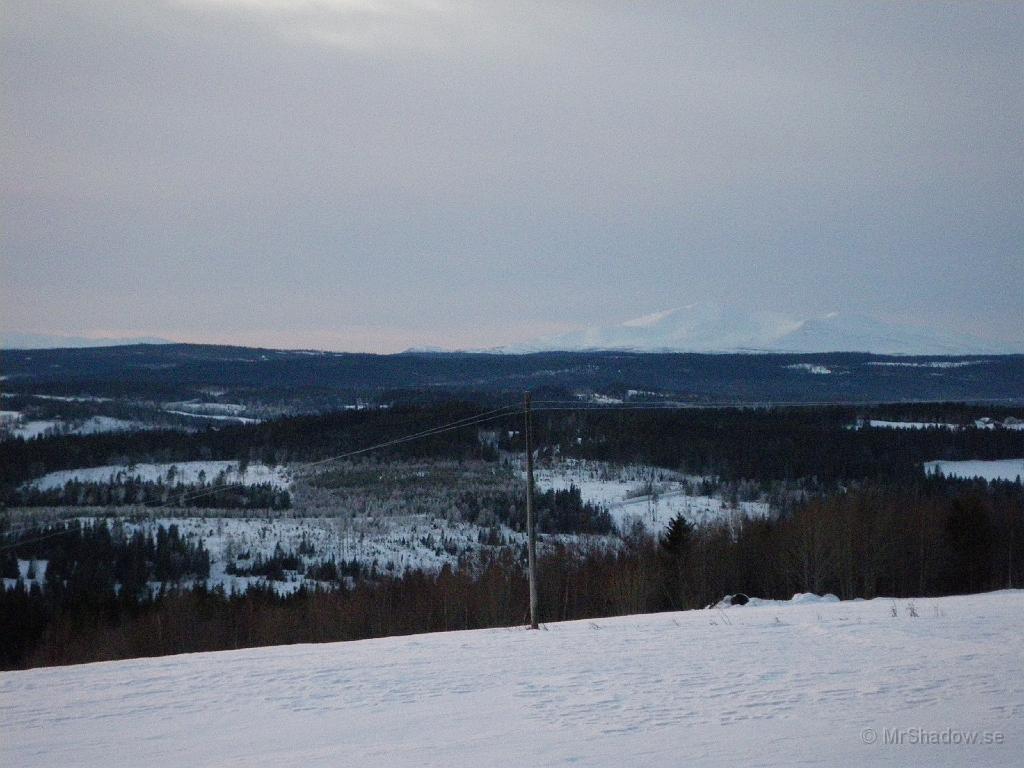 IMGP0271.JPG - Långt därborta finns Åreskutan, men idag ganska välkammoflerad av snö