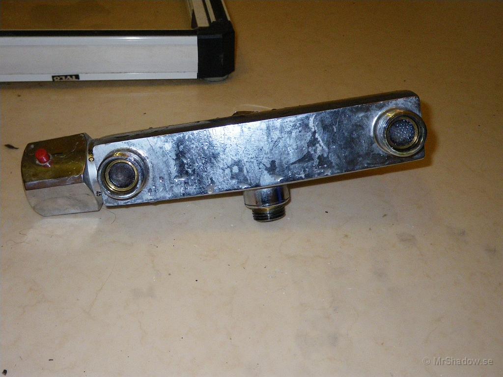 IMGP0938.JPG - Det blev stOOr skillnad på trycket i duschen och nu också betydligt enklare att ställa tempen..
