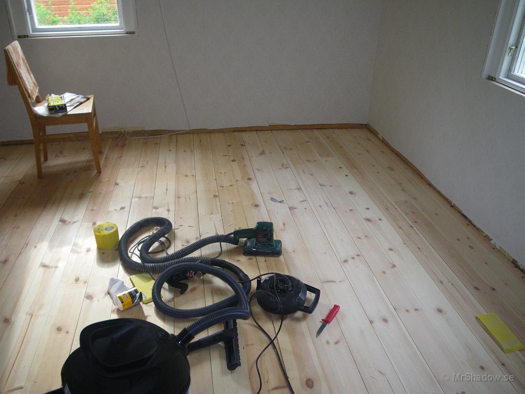 IMGP1545.JPG - Det var som att man hade sockerdricka i händerna, efter att ha kört skakslipen någon timme. Drygt jobb men det ser ut att bli bra.