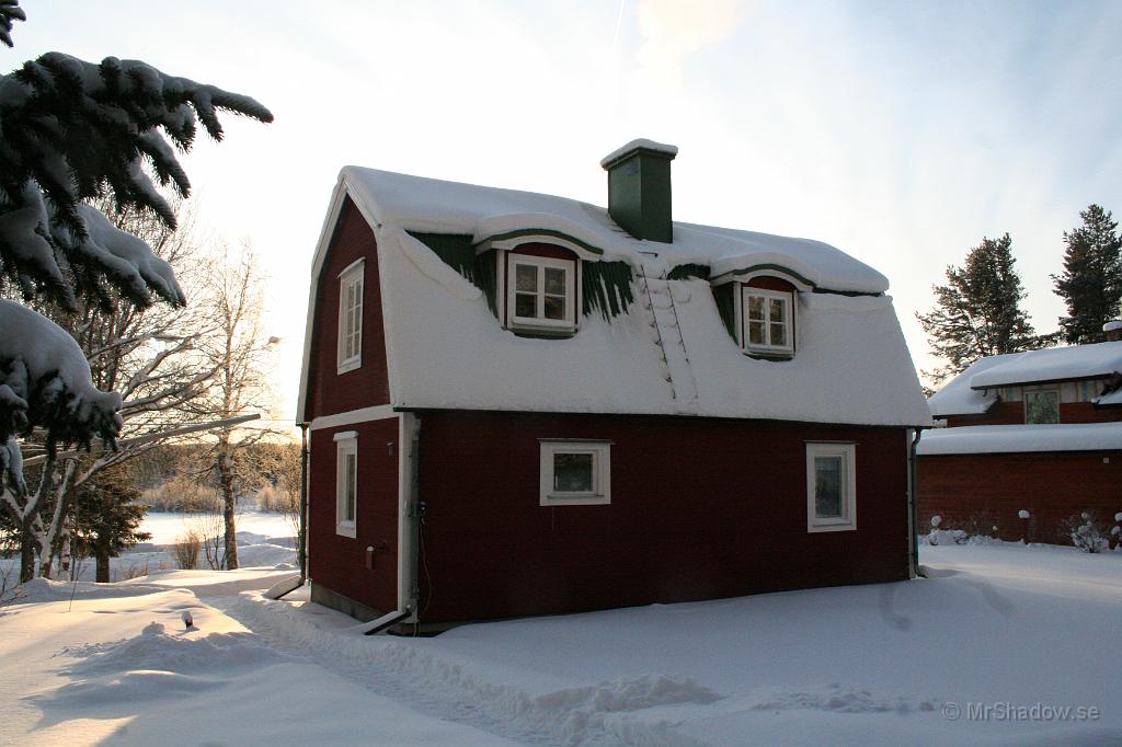 IMG_6101.JPG - Det strålar runt huset..