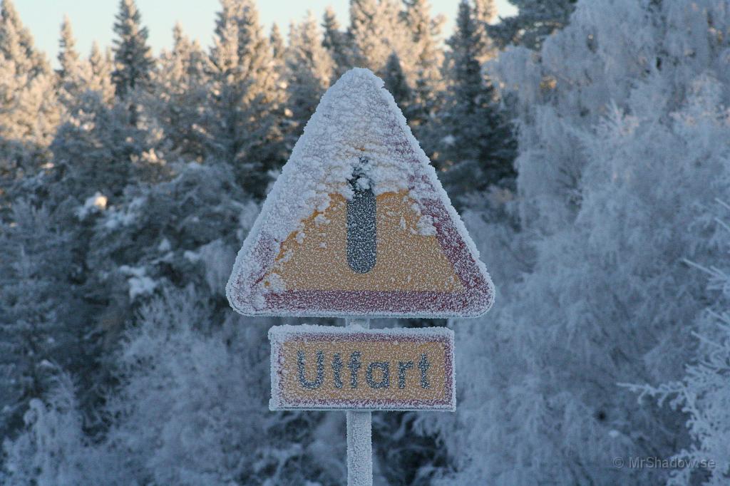 IMG_6226.JPG - Bara liite mer frost så syns inte skylten längre.