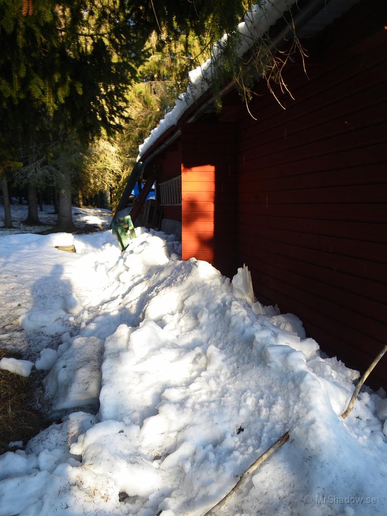 IMGP3170.jpg - Ungefär  5 timmar klarade sig överhänget, sedan blev det lavin..