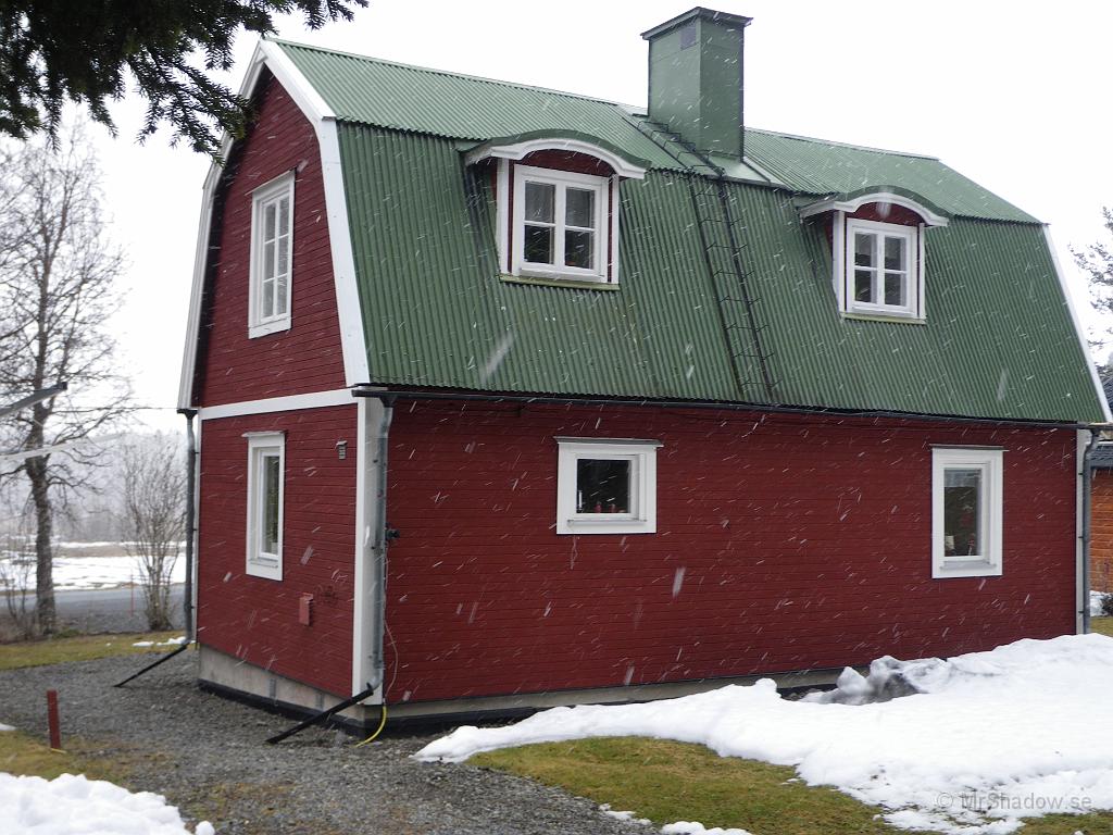 IMGP3234.JPG - Men så kommer en smärre snöstorm igen... Aprilväder kallas det visst