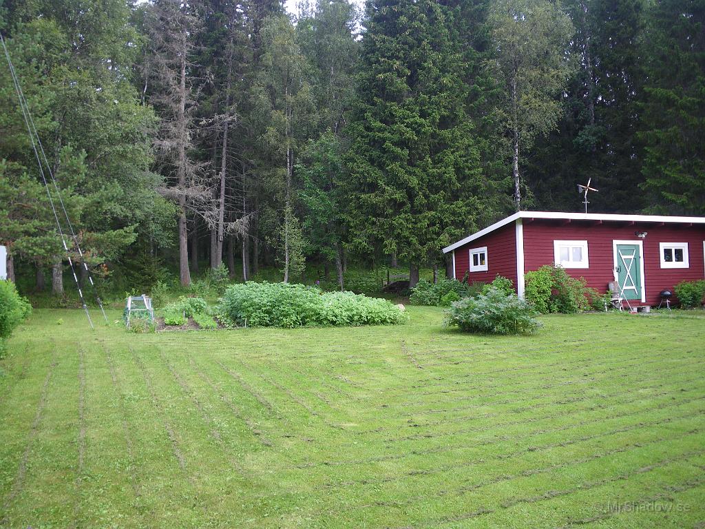 IMGP3962.JPG - Det är lite ordning inne på gården också.