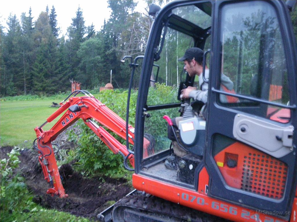 IMGP4031.JPG - Och han är haj på att sköta maskinen.