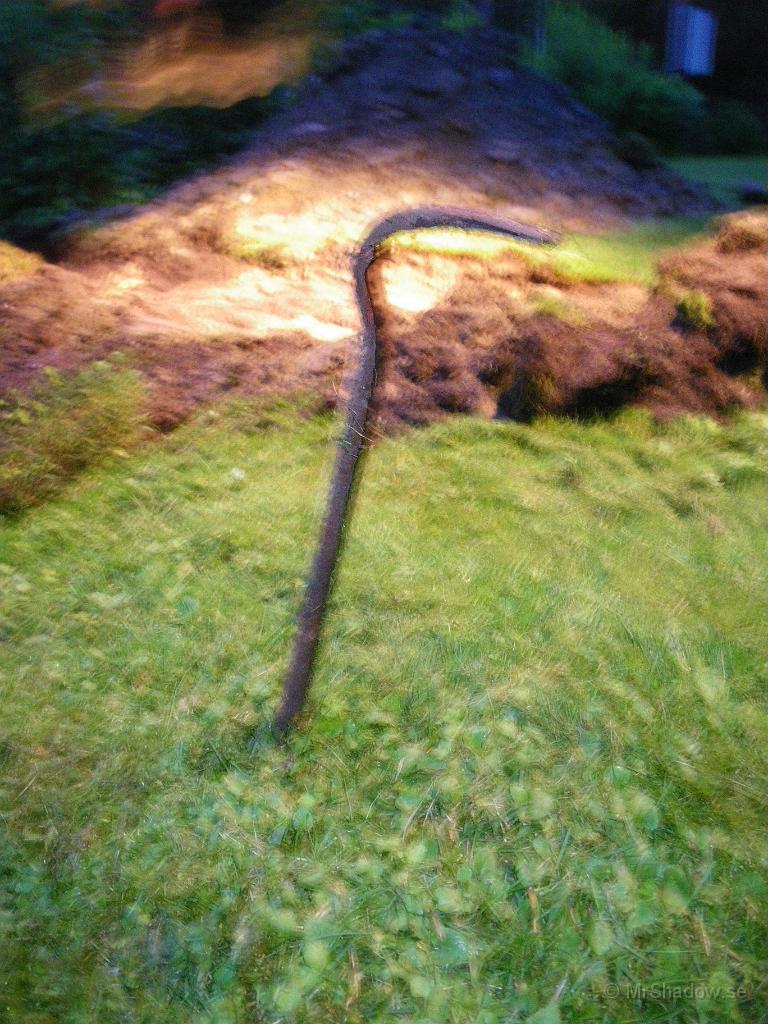 IMGP4033.jpg - Fynd 1, ett brytjärn som låg inbäddat i matjorden.