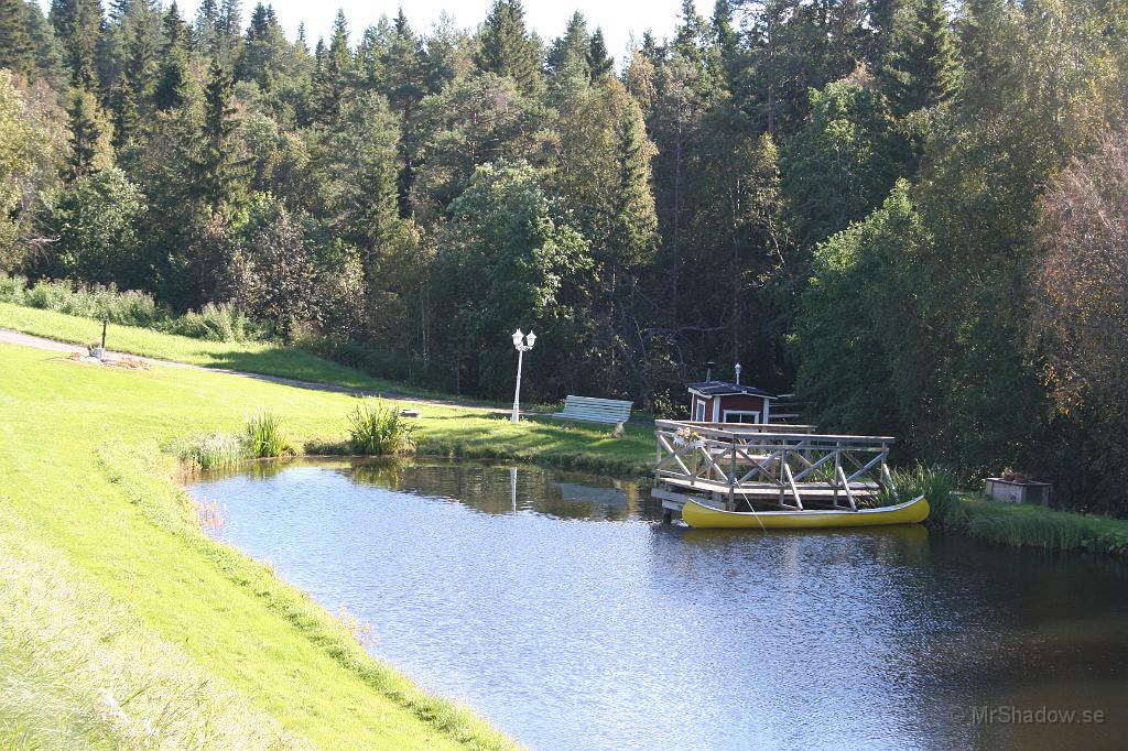 IMG_9292.JPG - Vid dammen på Slåtte gård, är det lika vackert som vanligt.