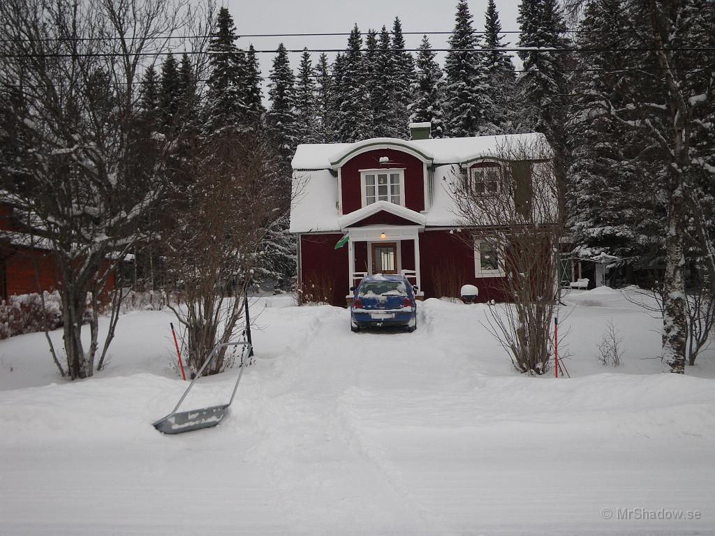 IMGP5309.JPG - 2010-12-19  Det har inte varit så mycket snö tidigare, men nu kom det lite denna helg