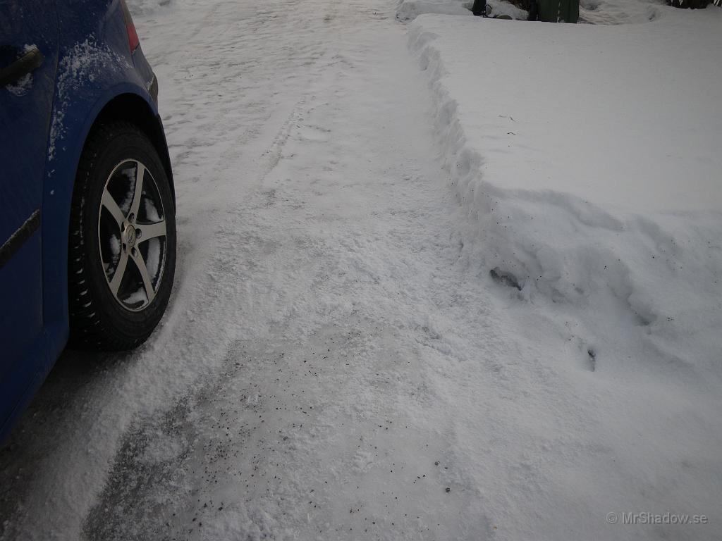 IMGP5618.JPG - Blankis och ett tunt lager med nysnö, det är värre än bara is...