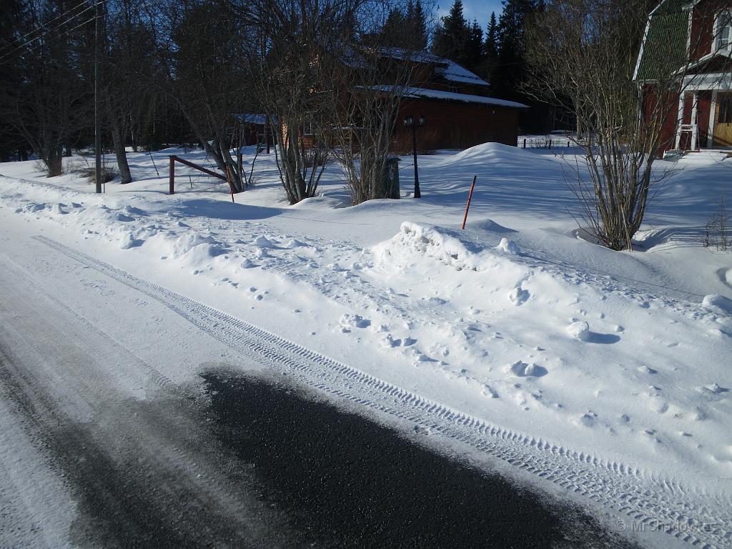 IMGP5905.JPG - 2011-03-25  Snökaos.. Att det snöat och stormat, det visste jag, men hade faktiskt förväntat mig ännu värre..