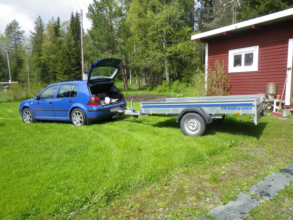 IMGP0836.JPG - 2012-06-04  Har med skräpförflyttaren "hem", för att frakta bort lite rat..