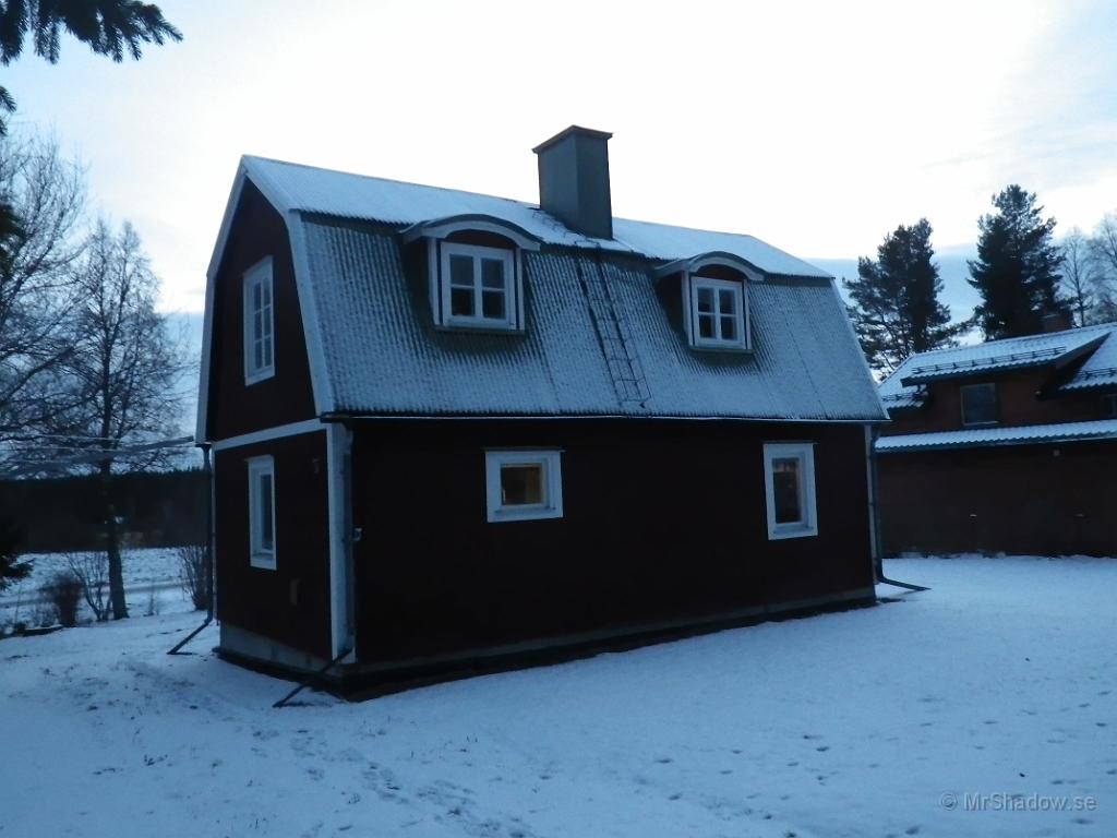 IMGP1750.JPG - 2012-12-01   Svårt att få färgerna rätt..  Straxt före 15 så är det nästan mörkt..