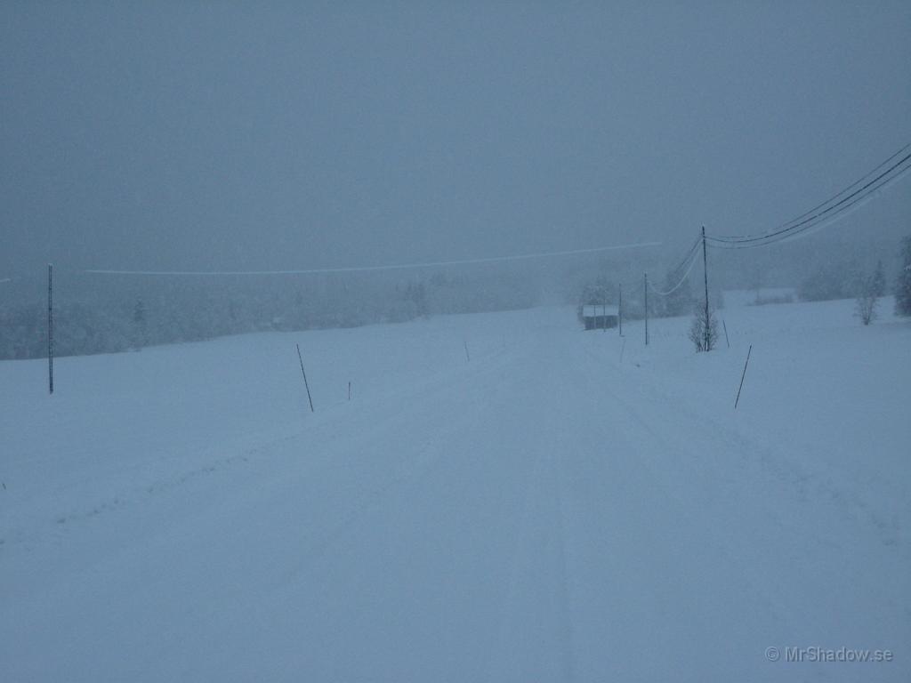 IX70_0118.JPG - Vart tar vägen vägen här då ???