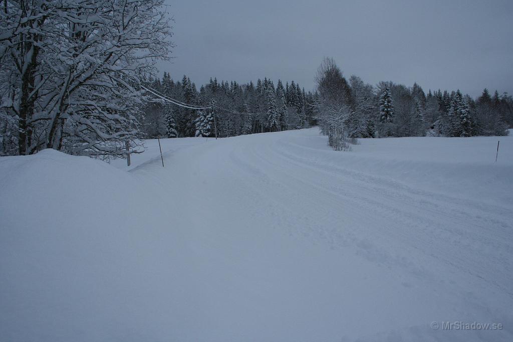 IMG_3281.JPG - Vägen ser lite snöig ut fortfarande