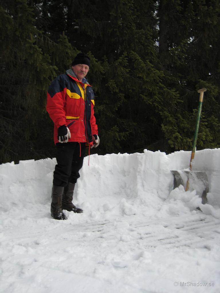 IX70_0629.JPG - Tur att skaftet är långt, annars skulle hela spaden försvunnit...