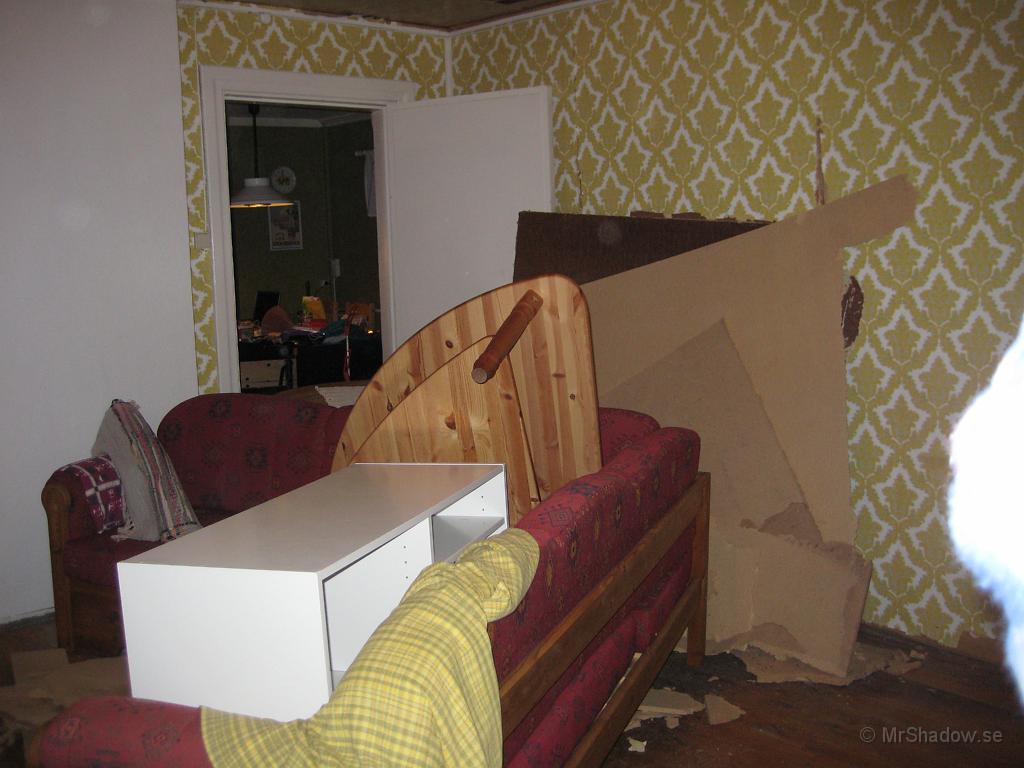 IX70_0719.JPG - Ush så det ser ut.. Men skräpet skall ju upp från golvet och ut.