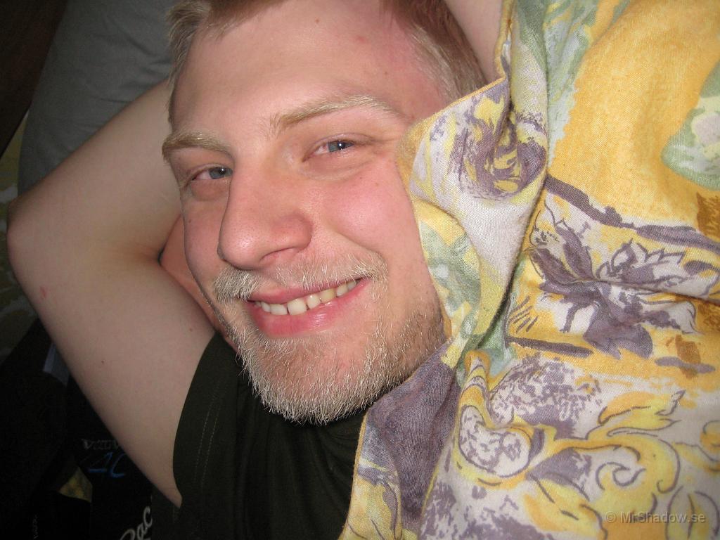 IX70_1014.JPG - Bodyguard ligger å njuter