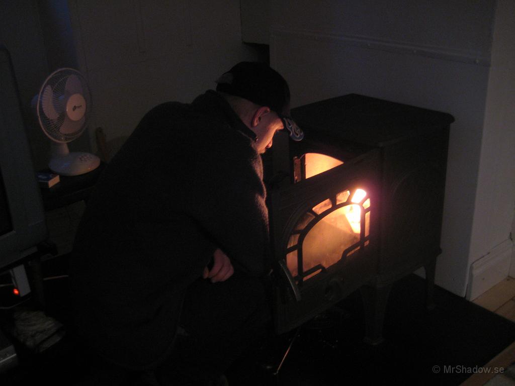 IX70_1040.JPG - Brasan värmer skönt