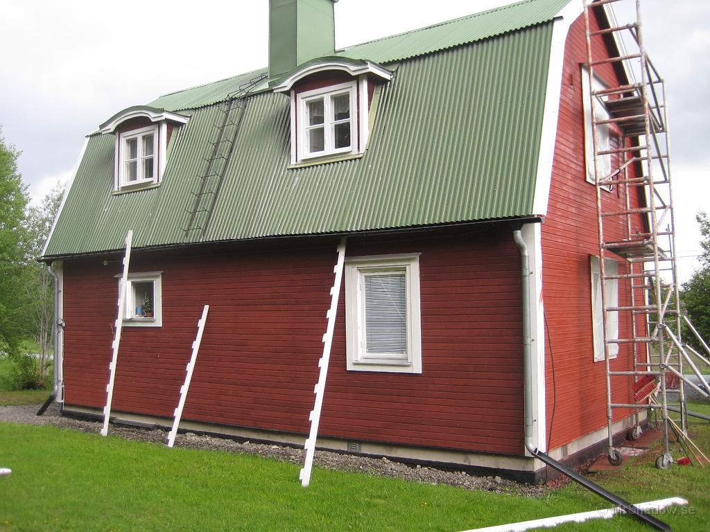 IX70_1270.JPG - Visst är det liite skillnad på den skyddade norra sidan mot den nymålade västra??