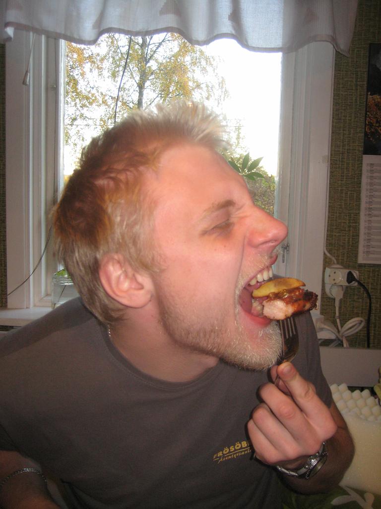 IX70_1775.JPG - Gott med god mat