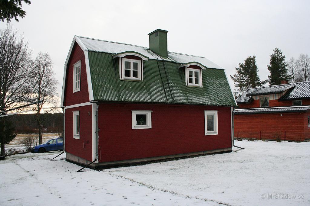 IMG_4063.JPG - Nu är det nog mest troligt vinter... Snön ligger också tyst på taket