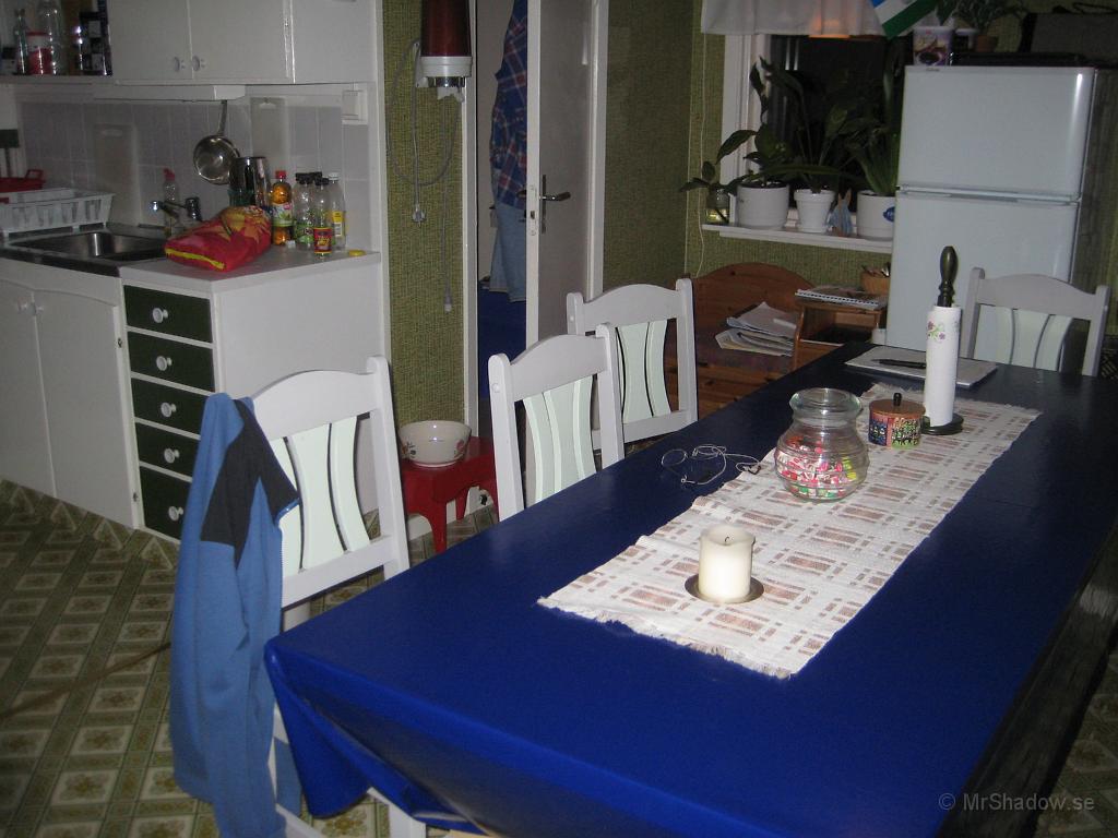 IX70_2061.JPG - 2008-11-20  Ganska städat å snyggt när man kommer sent på kvällen. Undrar om det är någon tomte som varit i farten...